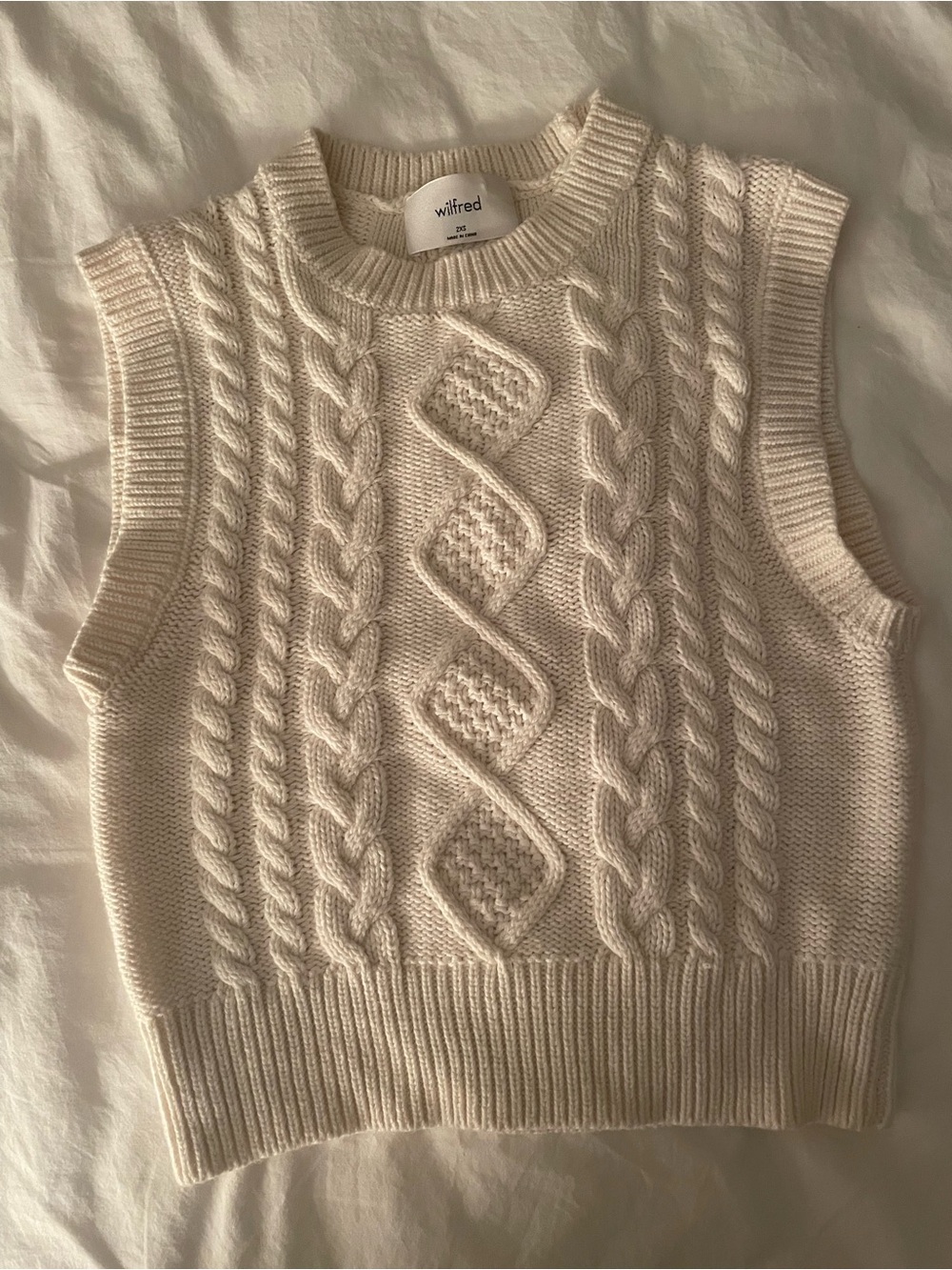 Wilfred Cream Cable-Knit Sleeveless V-Neck Sweater Vest, Sz 2XS